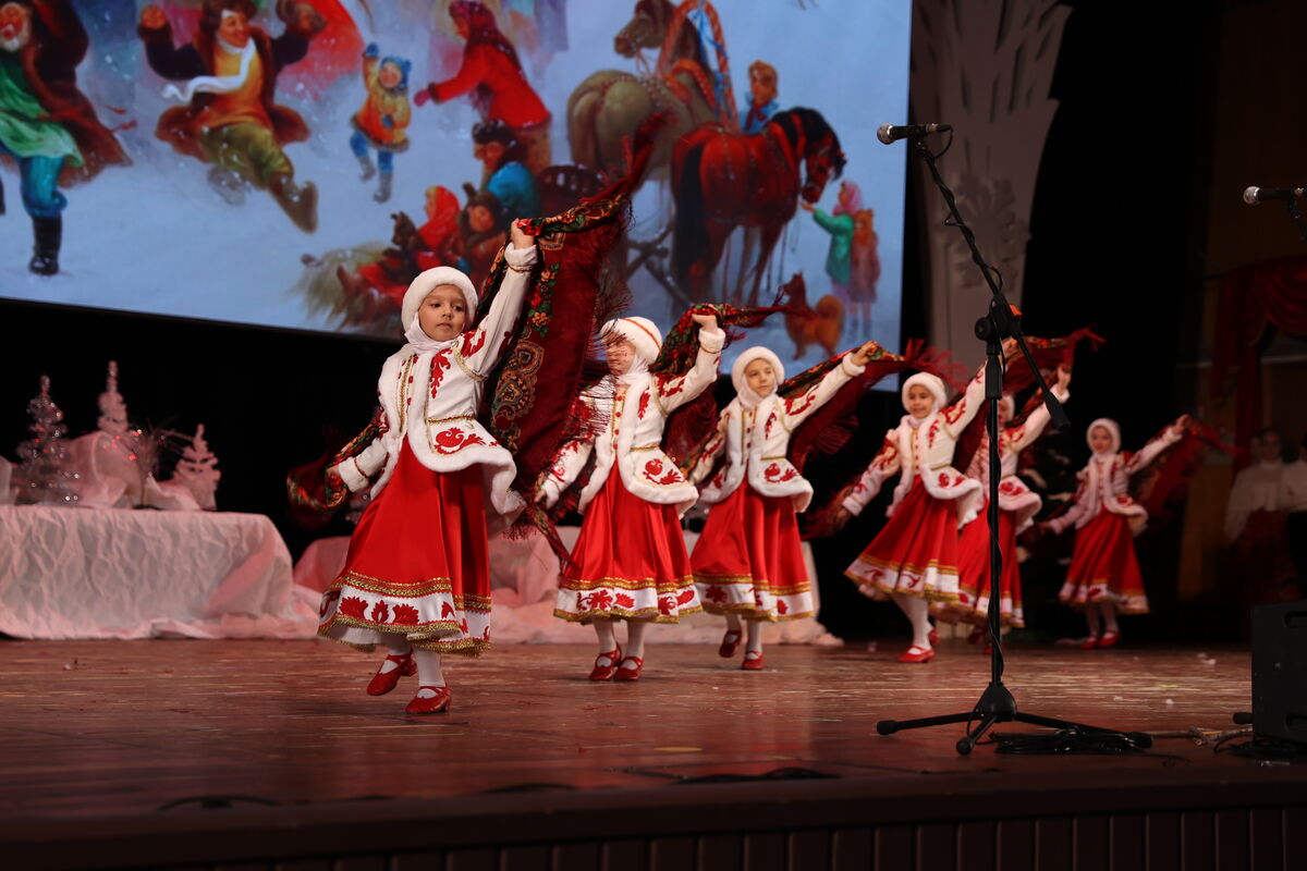 Танец с платками